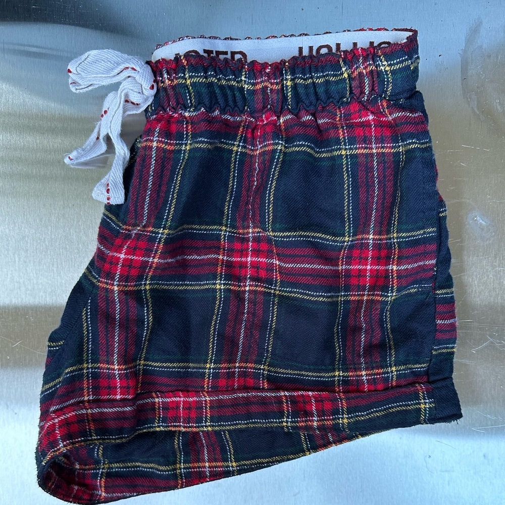 HOLLISTER Plaid PJ Shorts XS EUC